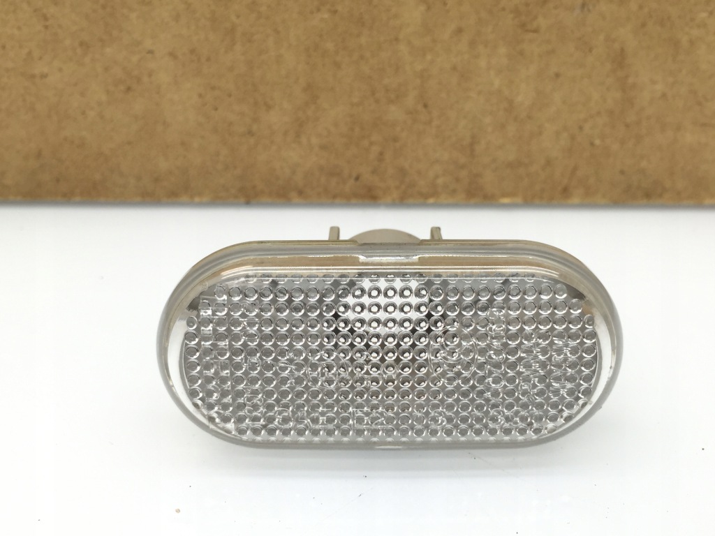 фото №1, Dacia dokker 2012- поворотник крила