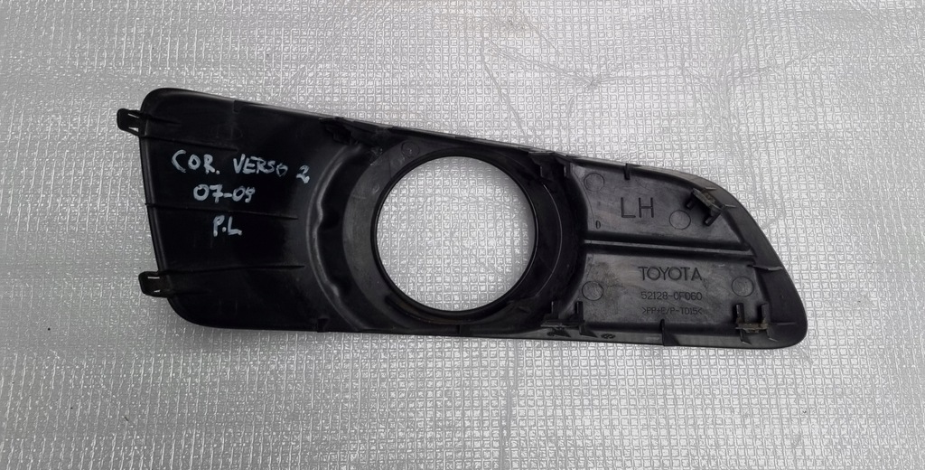 фото №1, Заглушка противотуманной фары рамка решётка toyota corolla verso 2 ii 03-09 52128-0f060