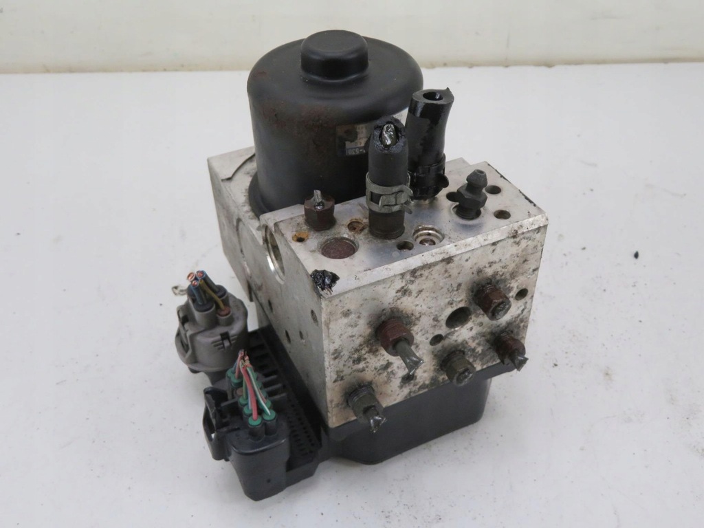 фото №1, Lexus is 200-300 1999 насос abs