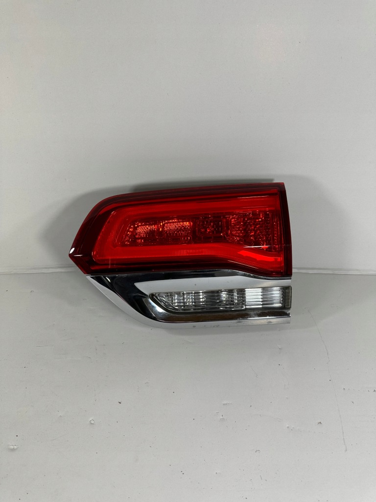 фото №1, Grand cherokee wk2 lift лампа правая w крышка