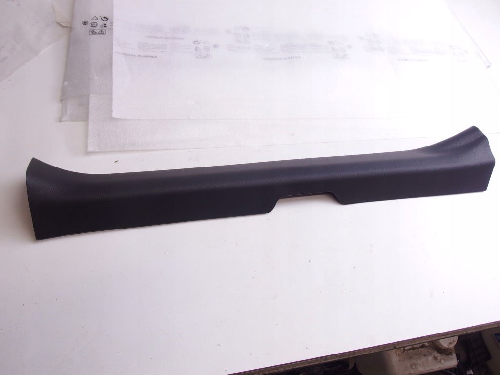 Купить Toyota yaris cross рестайлинг  молдинг порог порог внутренняя правый перед