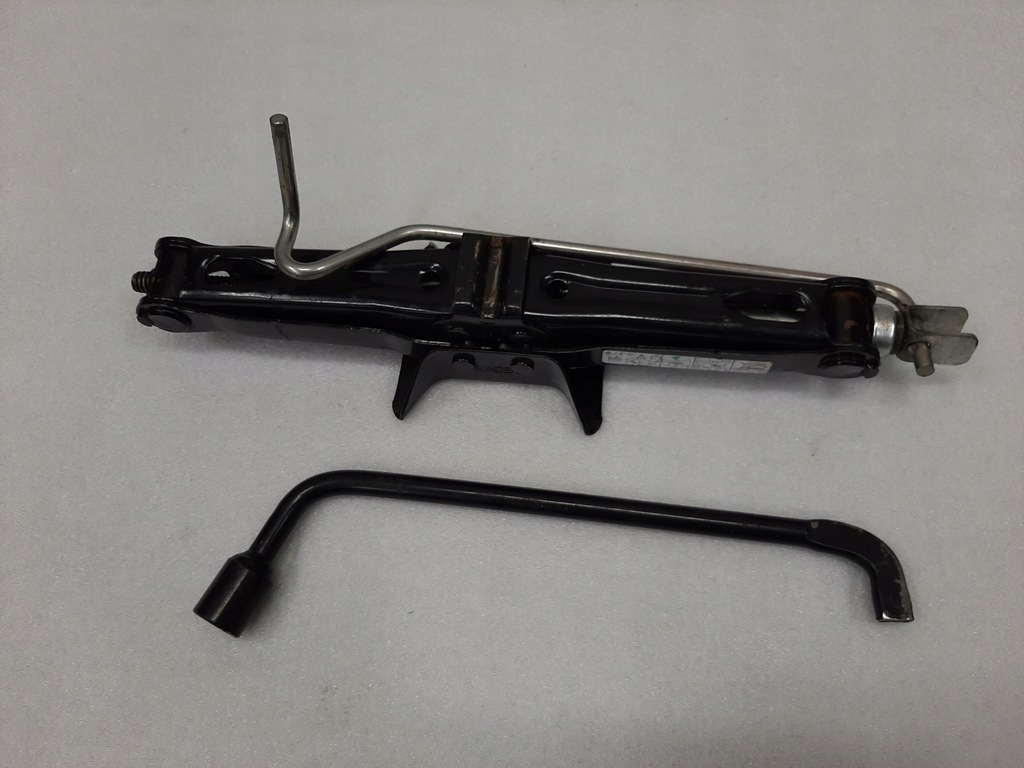 фото №1, Домкрат dacia sandero i 8200858025