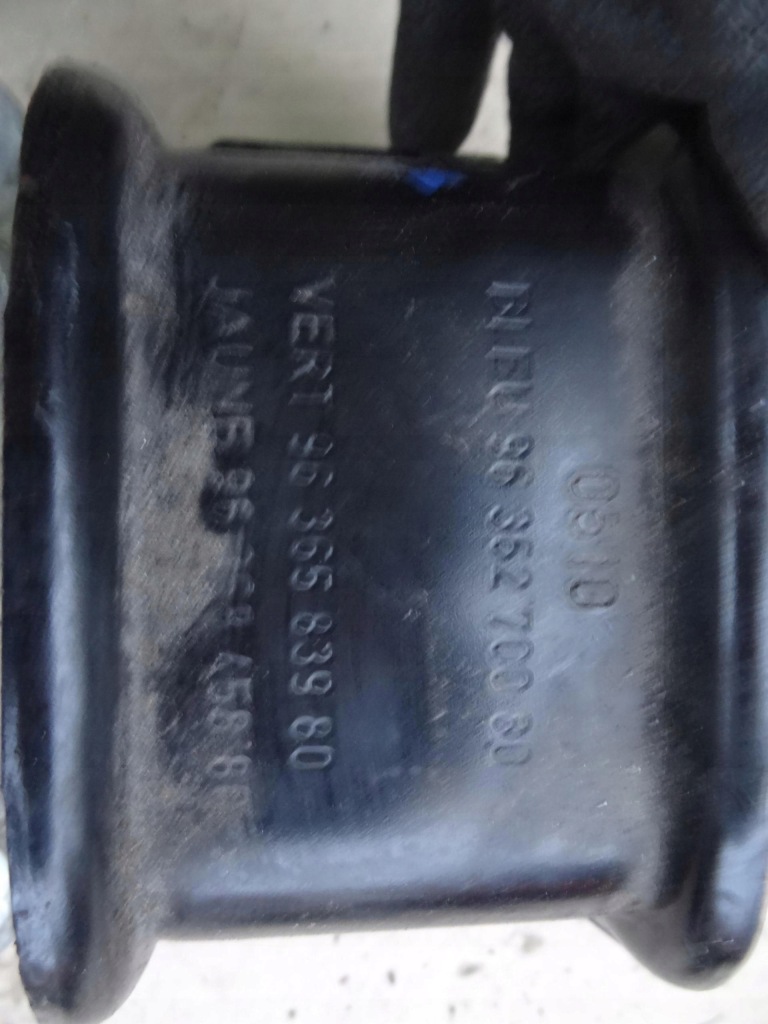 фото №7, Кронштейн подушка двигуна peugeot 5008 i 1.6 vti 9636270080 9636583980