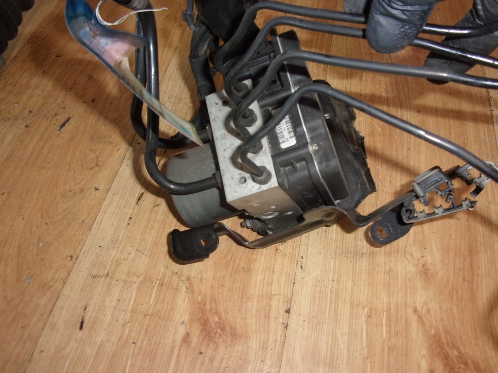 фото №1, Audi a4 b7 насос abs 3.0 tdi 8e0910517e