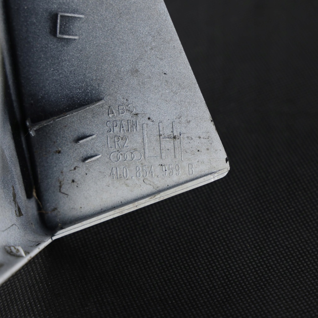 Audi q7 4l накладка нижняя крыла левый перед ibis white - y9c 4l0854959b Оригинал