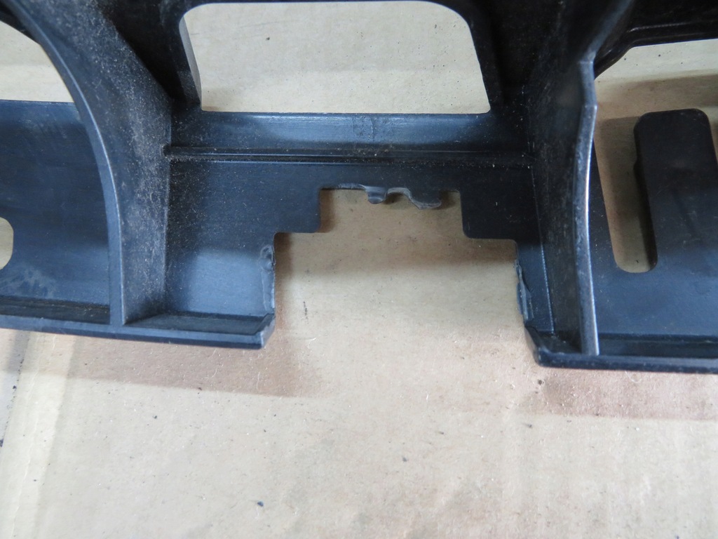 фото №11, Porsche macan направляющая бампера задняя 95b807863b