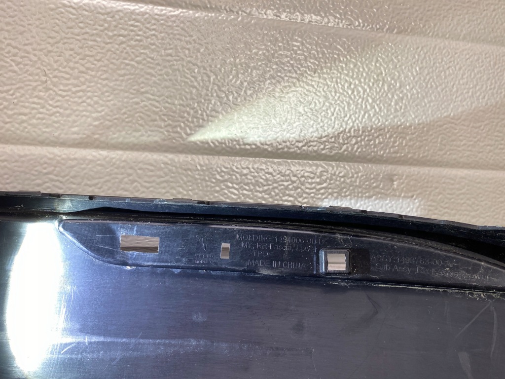 Tesla model y спойлер спойлер накладка бампера задній дифузор 1494006-00-b Зі Шроту