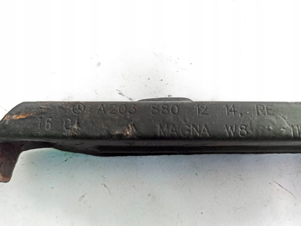 фото №11, Mercedes-benz c w203 2004 права сторона елементи кріпильні