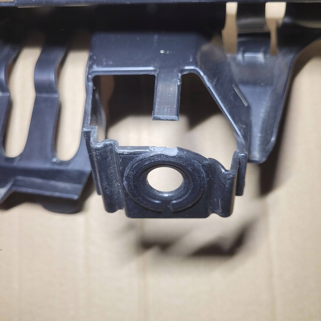 Bmw 3 f31 f31n touring напрямна середня бампера задні заднього оригінал  7260462 Ціна