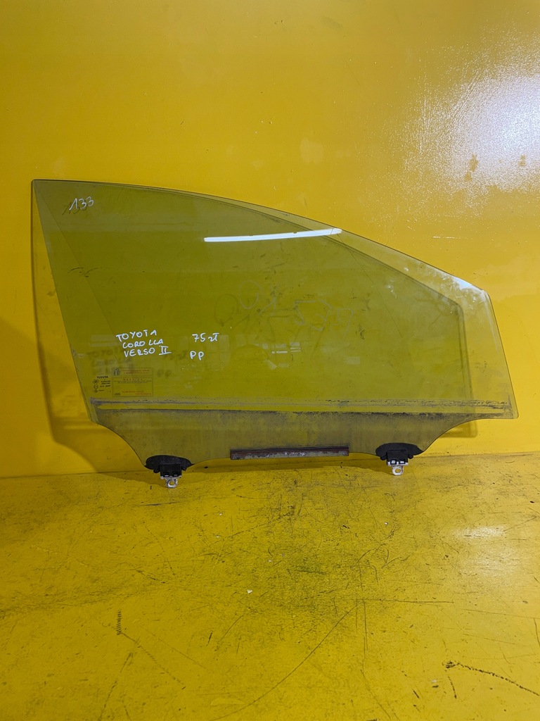 фото №1, Toyota corolla verso ii - стекло дверь - правый перед - 43r0097