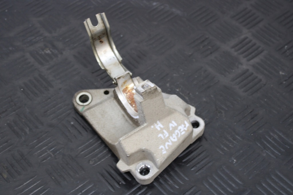Купить Кронштейн опора полуось 397746410r renault megane iv 4 рестайлинг