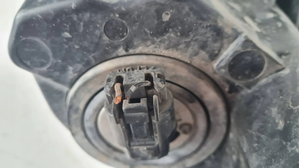 фото №7, Фара лампа левая перед mazda 3 i bk 2161149l europa