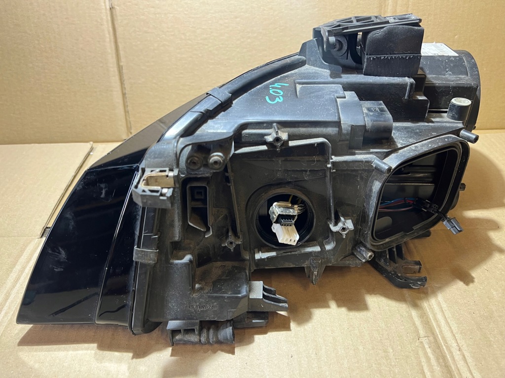 Audi a4 b8 фара ксенон правая  перед правый  передняя led Цена