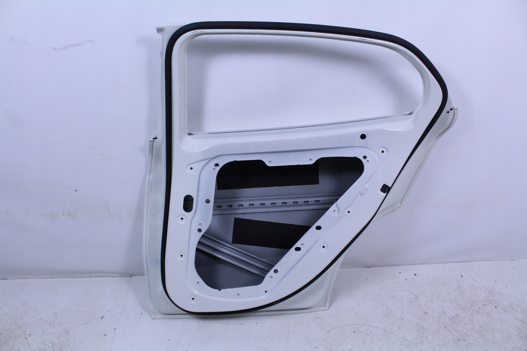 фото №5, Дверь правый задняя mercedes w156 gla
