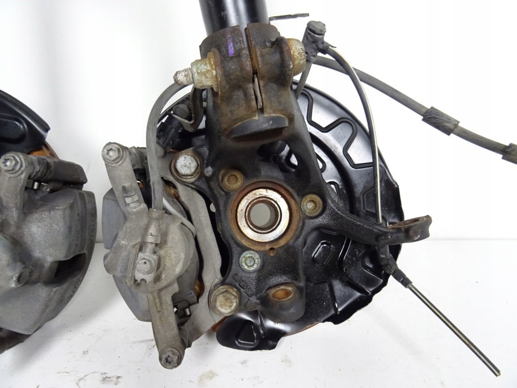 Audi a3 8v рестайлинг  амортизатор поворотный кулак правая 5q0256r 5q0413023eb Недорого