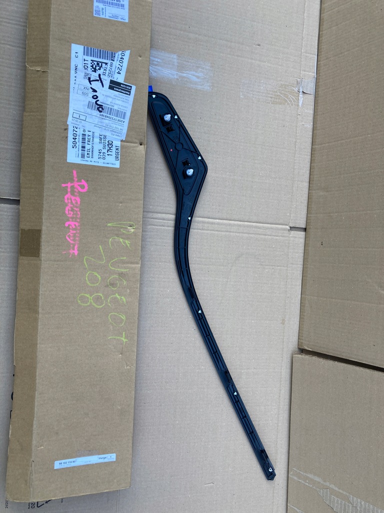 фото №7, Peugeot 208 молдинг скло ліва org.