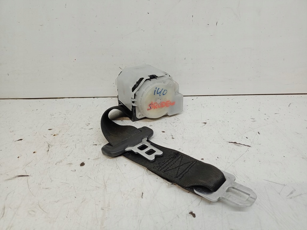 фото №1, Hyundai i40 kombi pas натяжитель середина задняя 89810-3z000