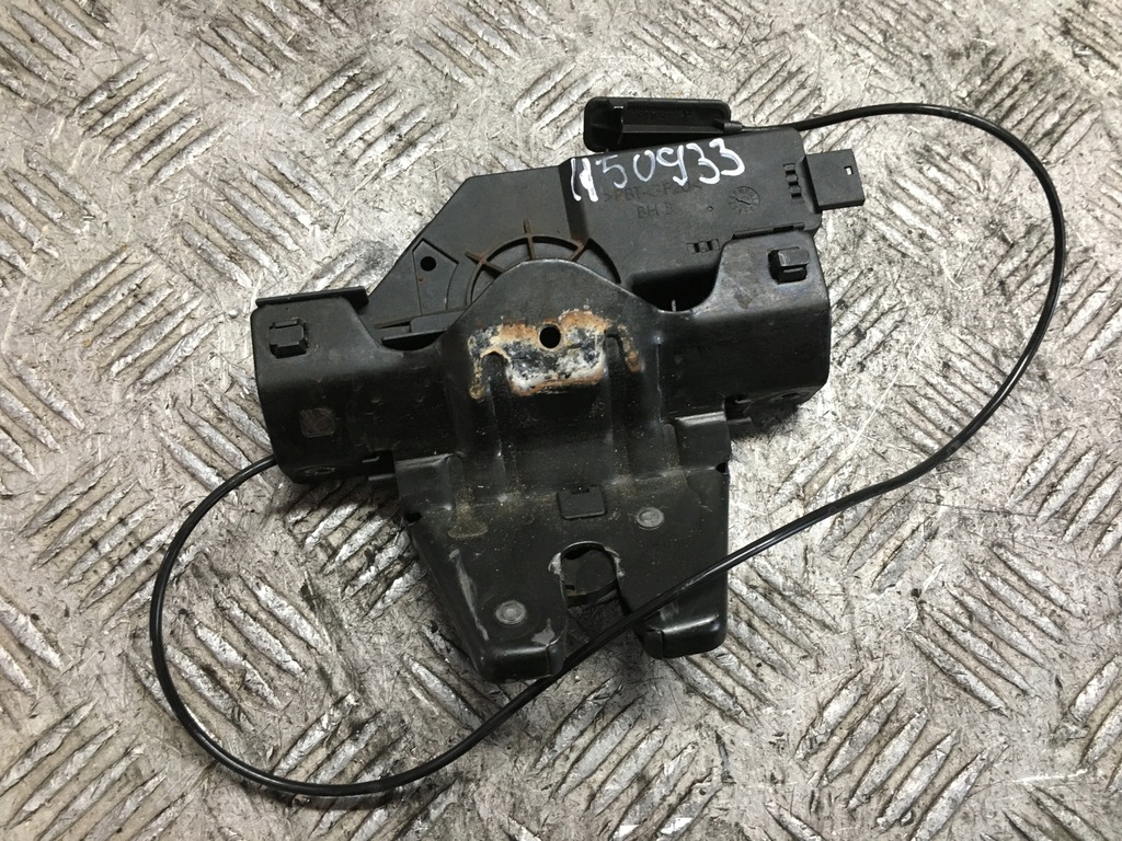 фото №1, Bmw e87 замок кришки задня 8196401