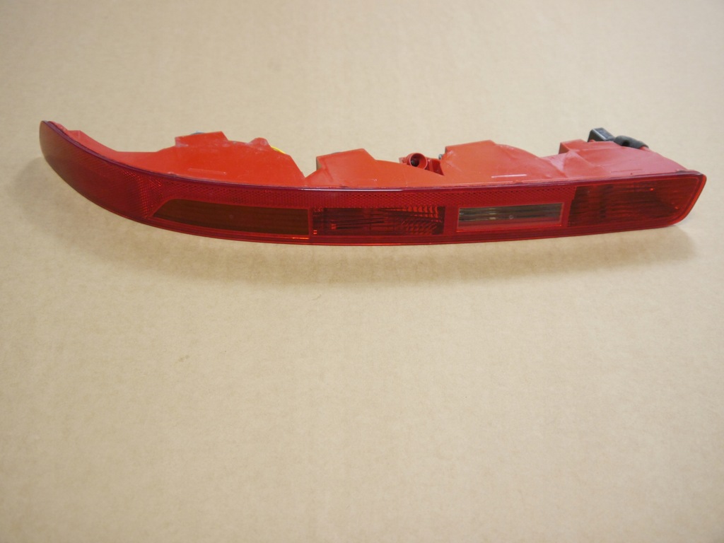 фото №1, Audi q7 4l лампа бампера задняя правая 4l0945096