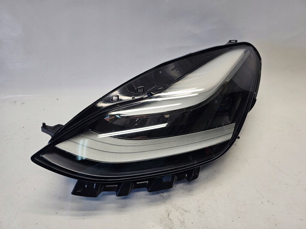 Купити Фара full led tesla model 3 рестайлінг  y 2020- лівий перед європа  ліва 1514952-20-e