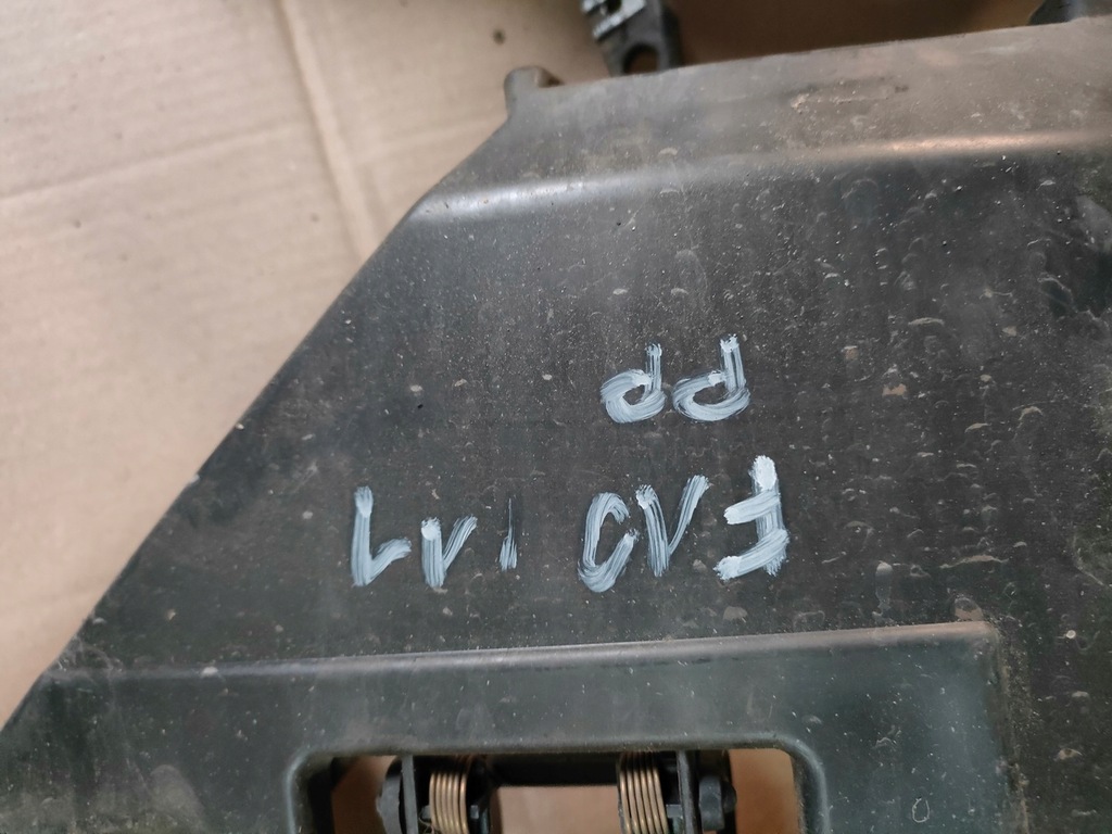 фото №4, Bmw f11 кронштейн протитуманної фари правий перед