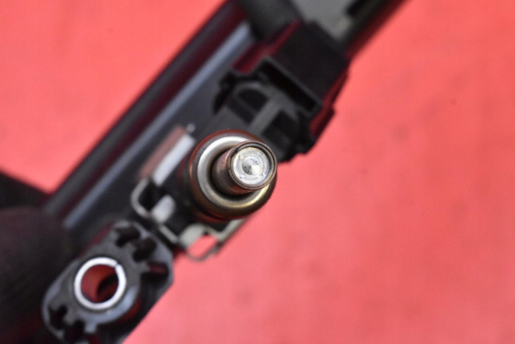 Молдинг упорскування форсунки v757564580 citroen c3 picasso 1 i 1.4 vti 95 km Ціна