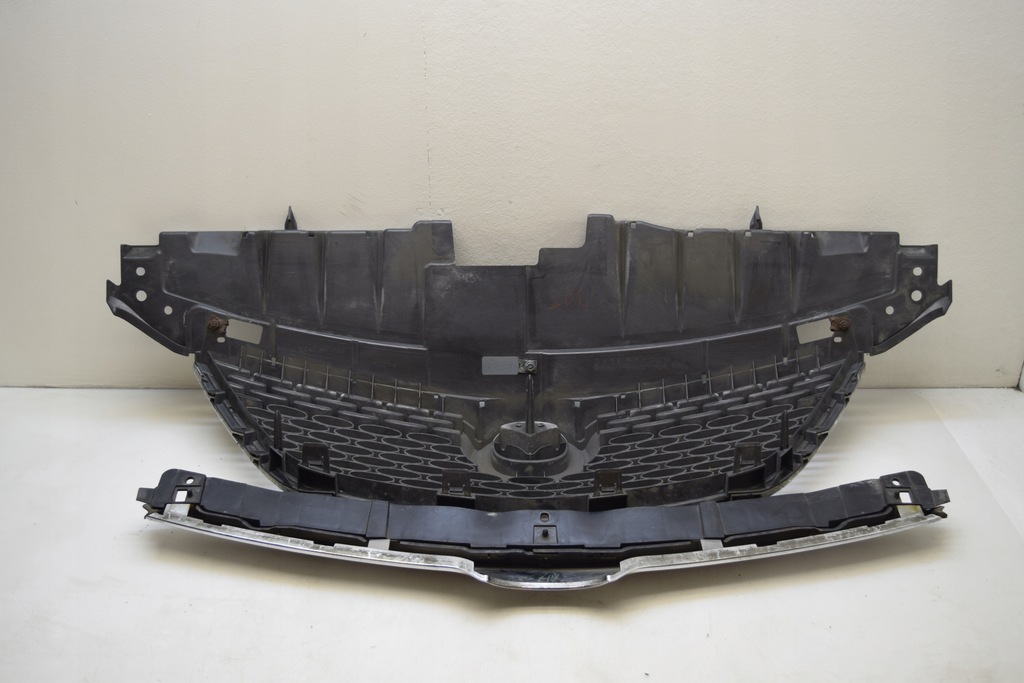 фото №8, Mazda mpv ii lift решётка радиатора решётка радиатора