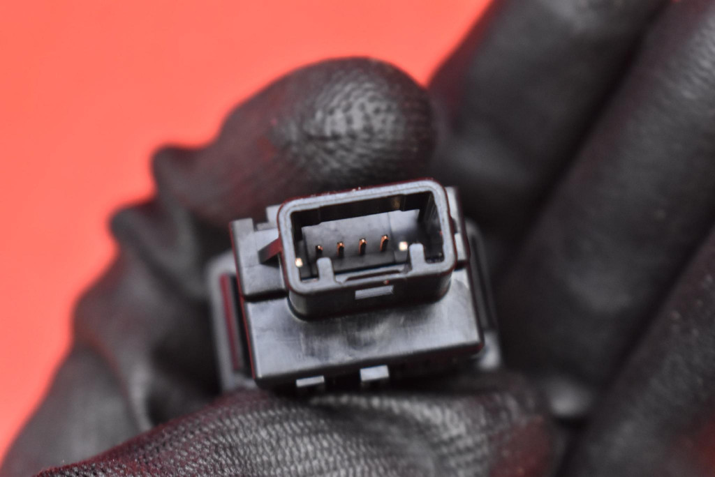 фото №7, Выключатель открывания крышка топлива r15a925 lexus ct200h 10-14