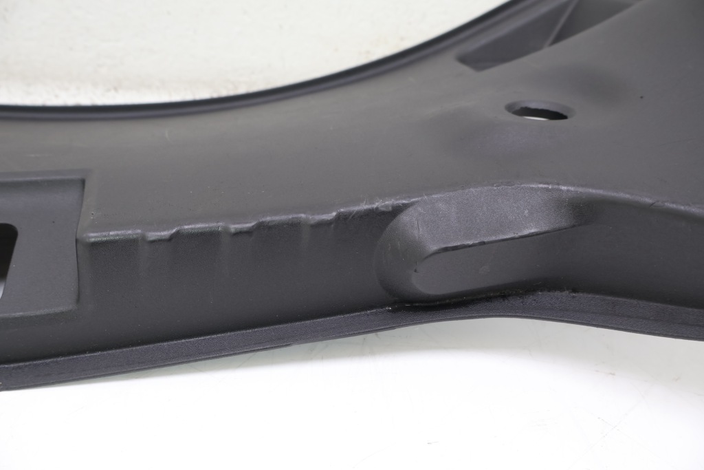 Chevrolet camaro v накладка поперечина заднього 92231258, 92231257 Недорого