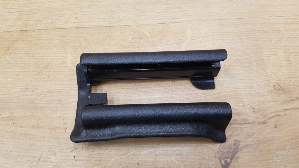 Купити Накладка напрямна сидіння mercedes w203