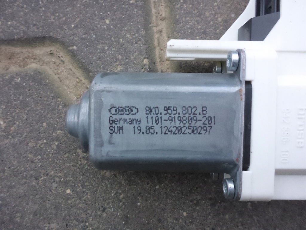 фото №4, Audi a4 q5 a5 a6 моторчик стекло перед 8k0959802b