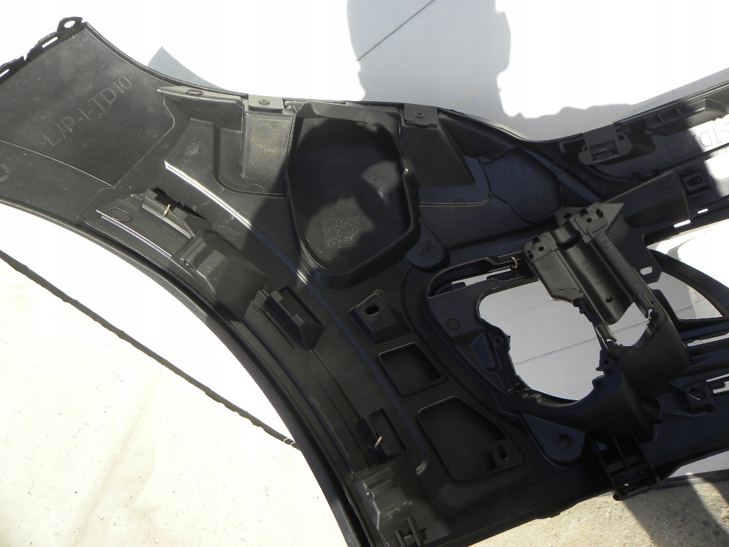 Renault megane 3 рестайлинг  бампер передний 11-2013 год Киев