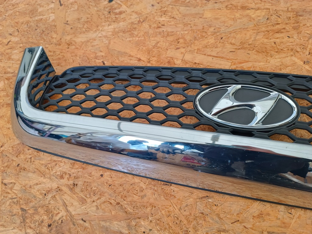 Решётка решётка радиатора решётка  бампера перед 86350-26902 0838026110 hyundai santa fe Киев