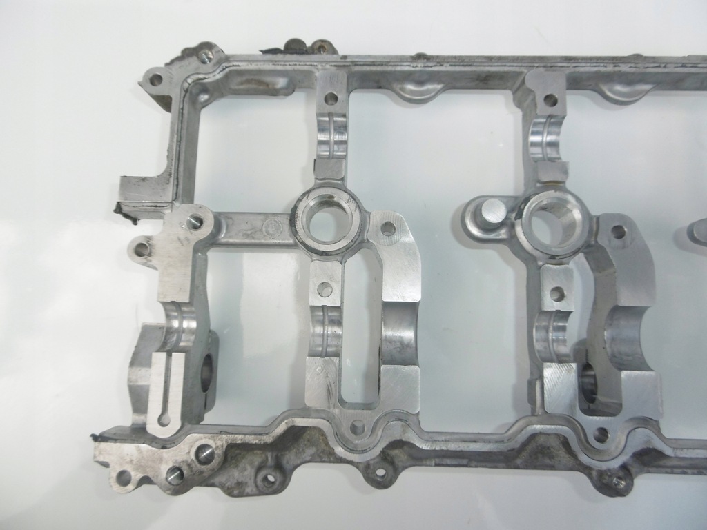 фото №10, Рамка корпус головки правая infiniti nissan 3.7 v6