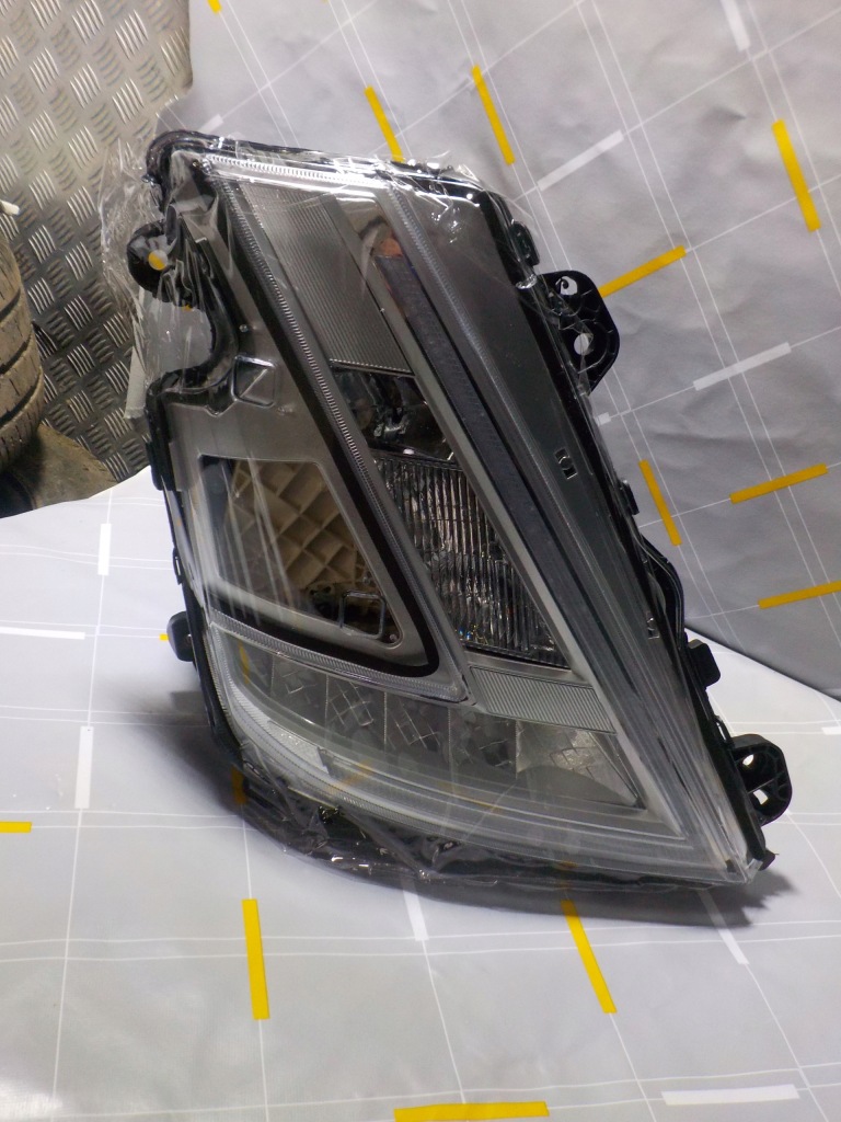 фото №1, Volvo fh5 лампа правый перед 23752678