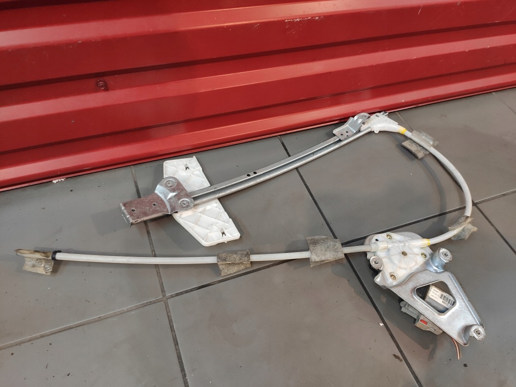 Jeep cherokee kj рестайлінг  2.8 crd механізм скло ліве перед підйомник Недорого