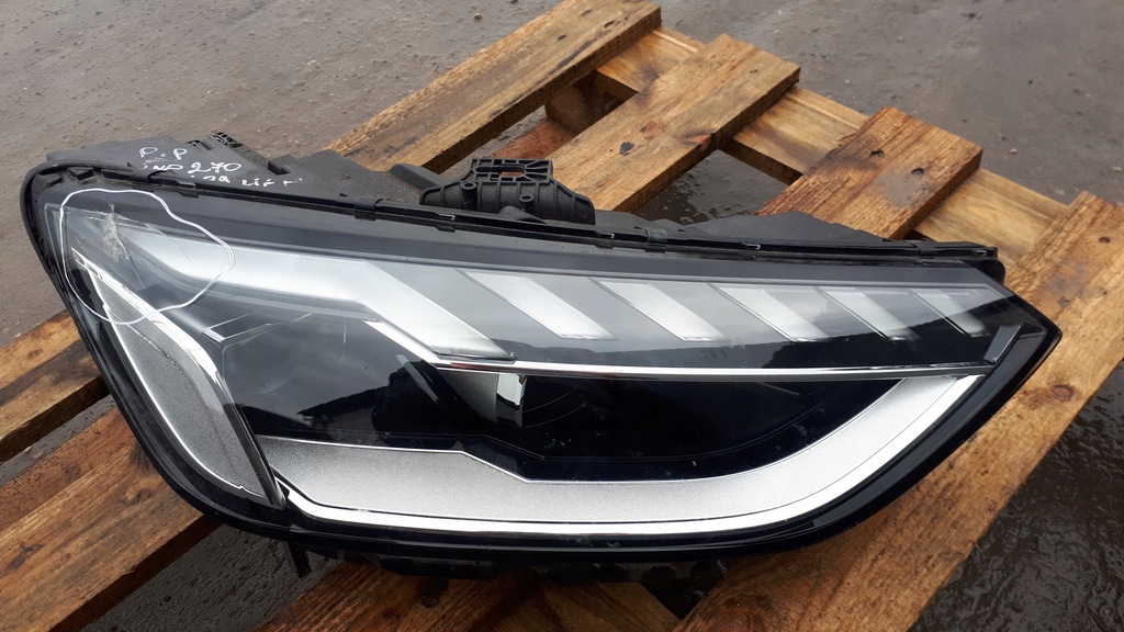 фото №1, A4 b9 lift лампа правая перед full led 8w0941034e