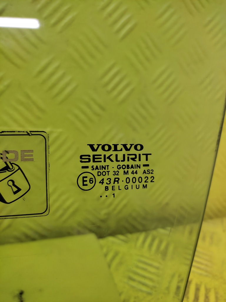 фото №3, Volvo s40 скло двері лівий перед