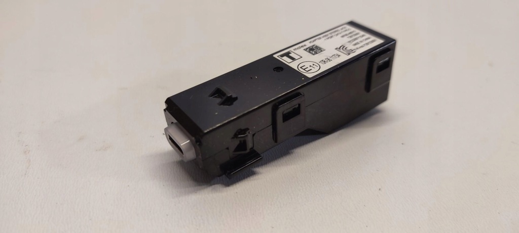 Купити Mazda 2 toyota yaris iv роз'єм port usb 86190-46010