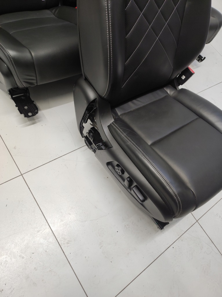 фото №8, Салон сидіння заднє сидіння обшивки оббивка eu vinfast vf9