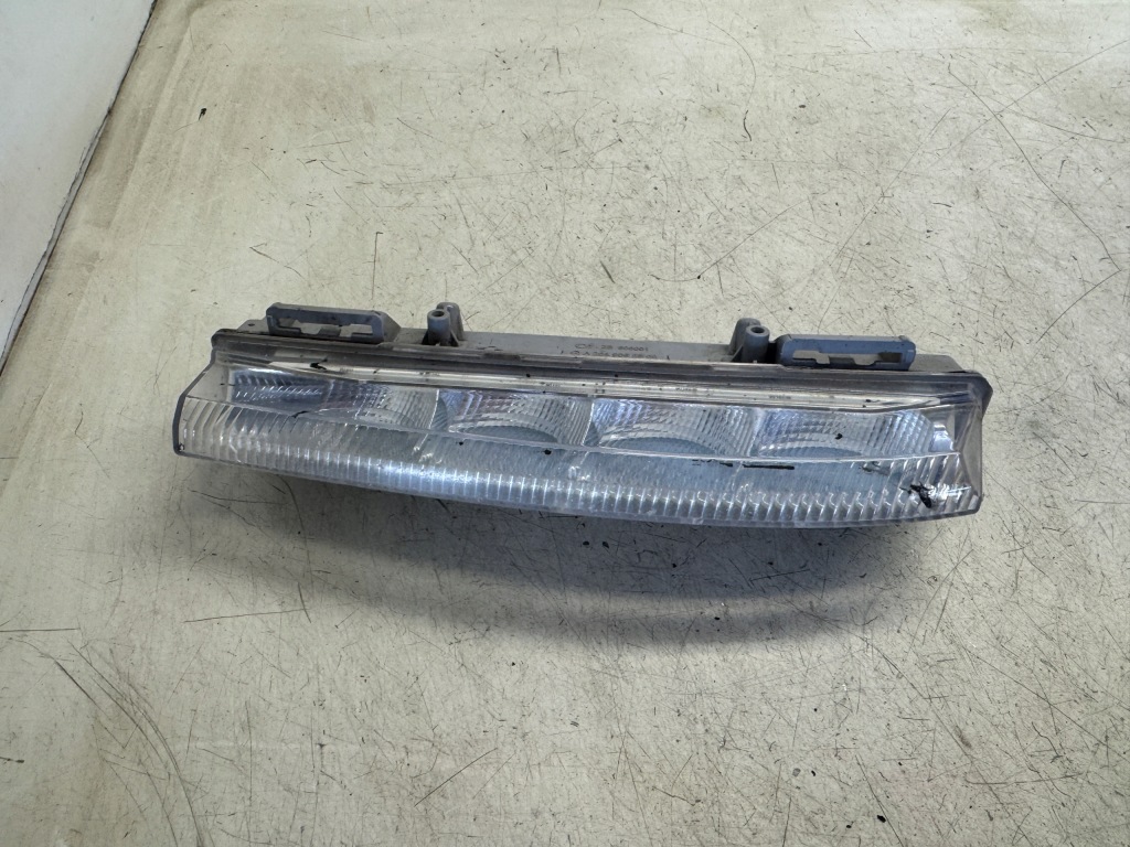 Mercedes w204 протитуманна фара led drl перед a2049068900 Недорого