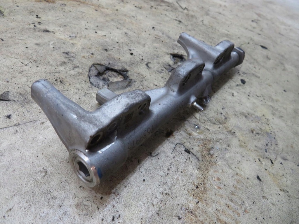 фото №2, Молдинг упорскування mini f55 f56 1.5 b 14018510