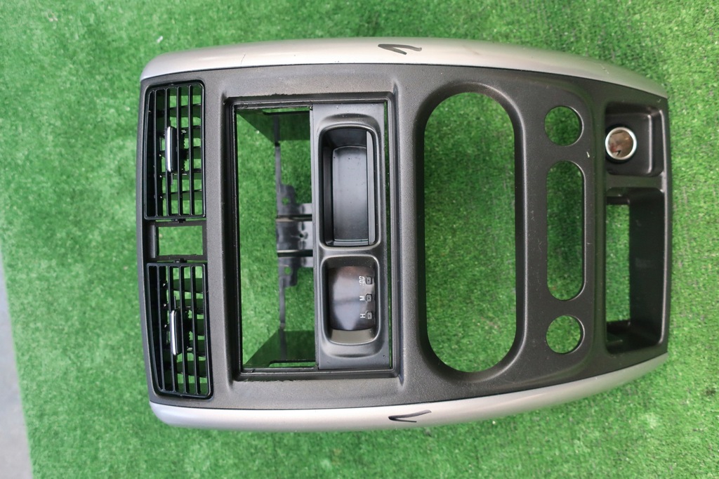 фото №1, Рамка радио часы suzuki jimny 2005 1din