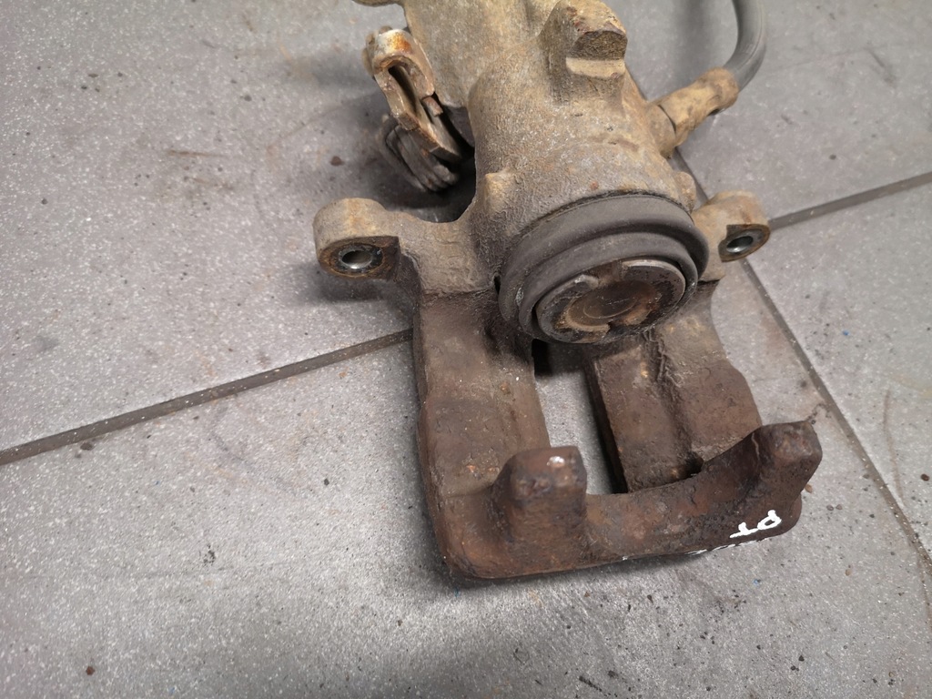 фото №5, Суппорт правый задняя audi a8 d2 przed fl bez quattro