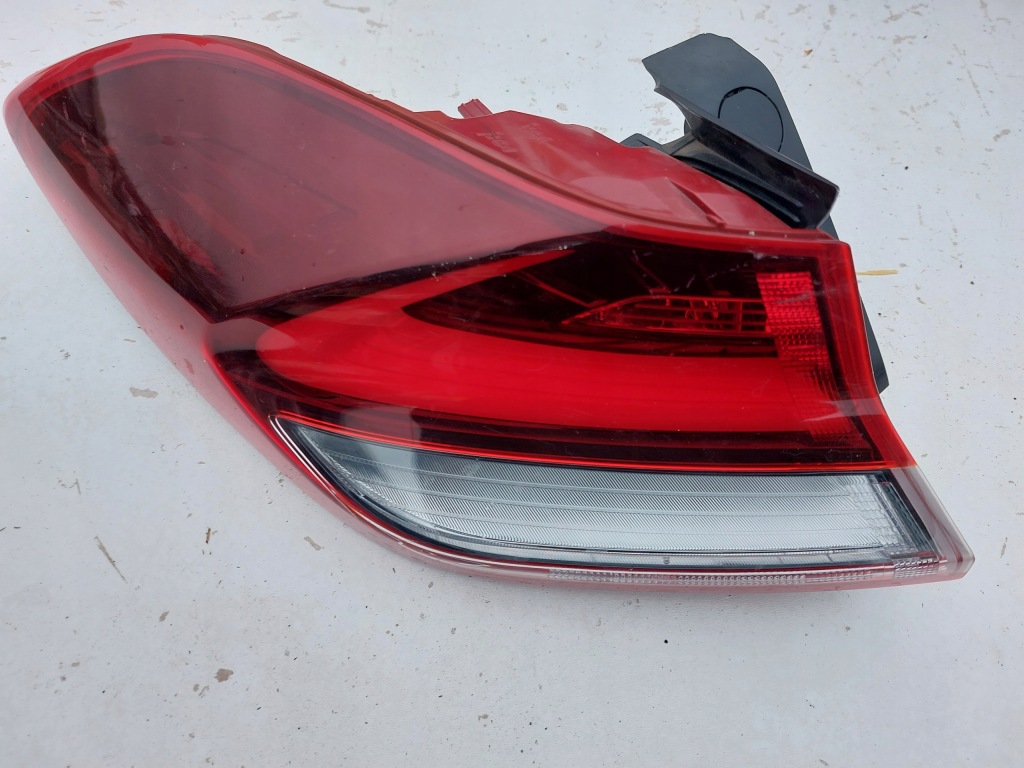 Hyundai i30 fastback фара задній ліва led 92401-g4450 Зі Шроту