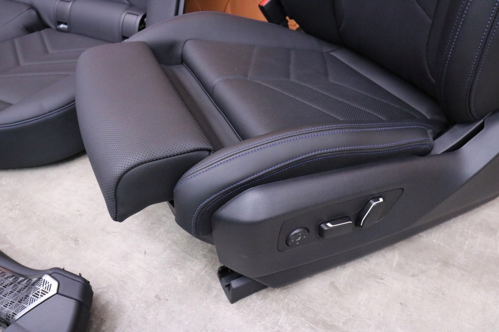 фото №11, Bmw g60 салон сидіння заднє сидіння шкіра alcantara m-pakiet sport 53 km jak nowe