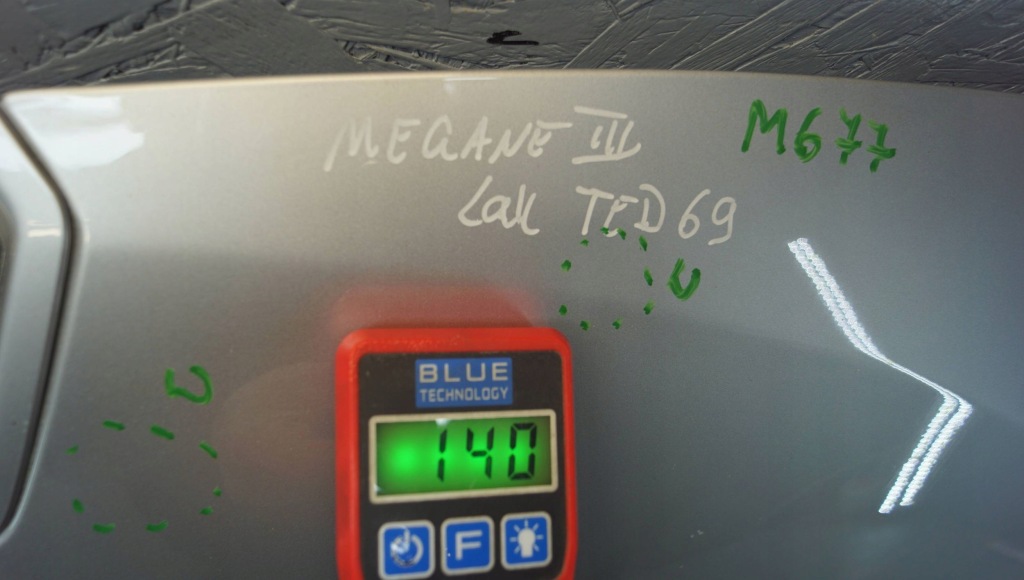 Renault megane 3 капот кришка двигуна ted69 m677 Недорого