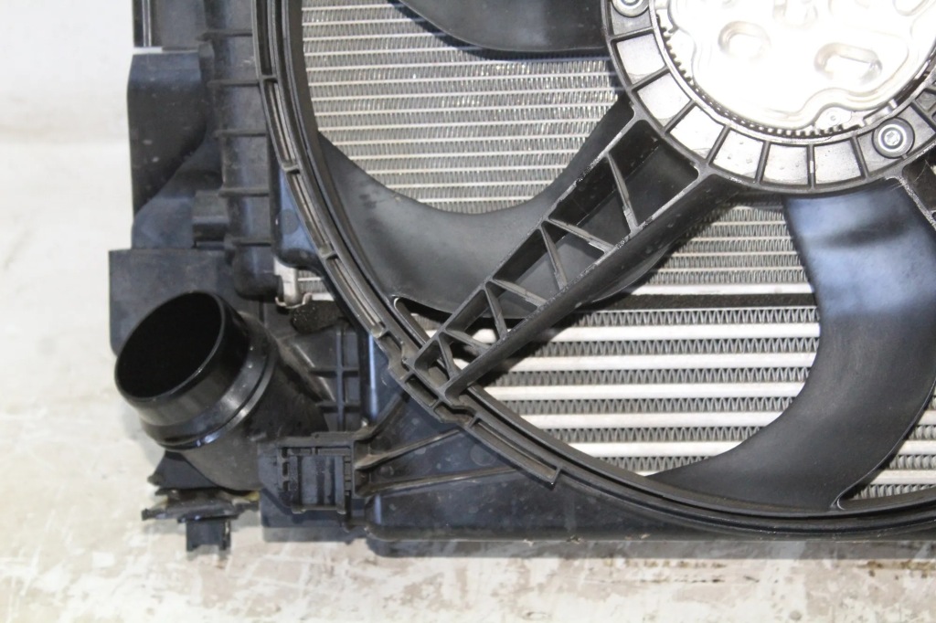 Комплект радіатор bmw f40 7617597 1.5l бензиновий 103kw 2023 Ціна