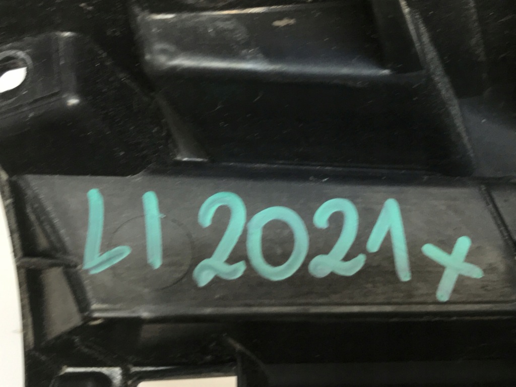 фото №10, Toyota corolla e16 13-16 решётка бампера решётка радиатора решётка радиатора 53111-02790