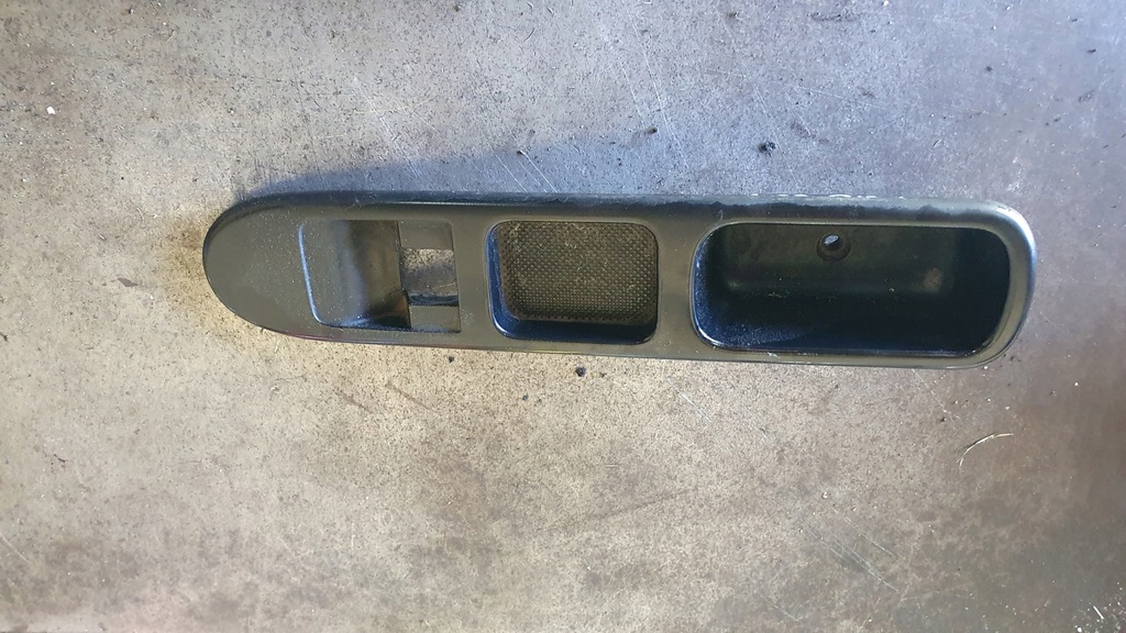 фото №1, Peugeot 207 - панель стекло правый перед